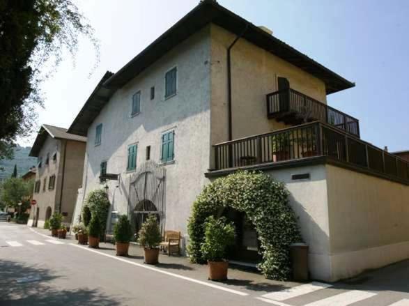 Locanda Restel De Fer ริวาเดลการ์ดา ภายนอก รูปภาพ